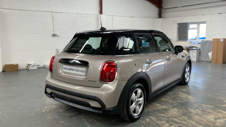 MINI Hatchback 1.5 Cooper Classic 5dr Auto Petrol Hatchback